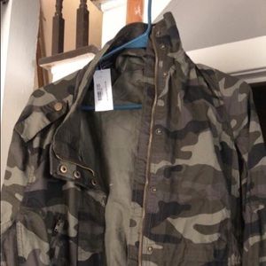 Camo NWT light weight jacket